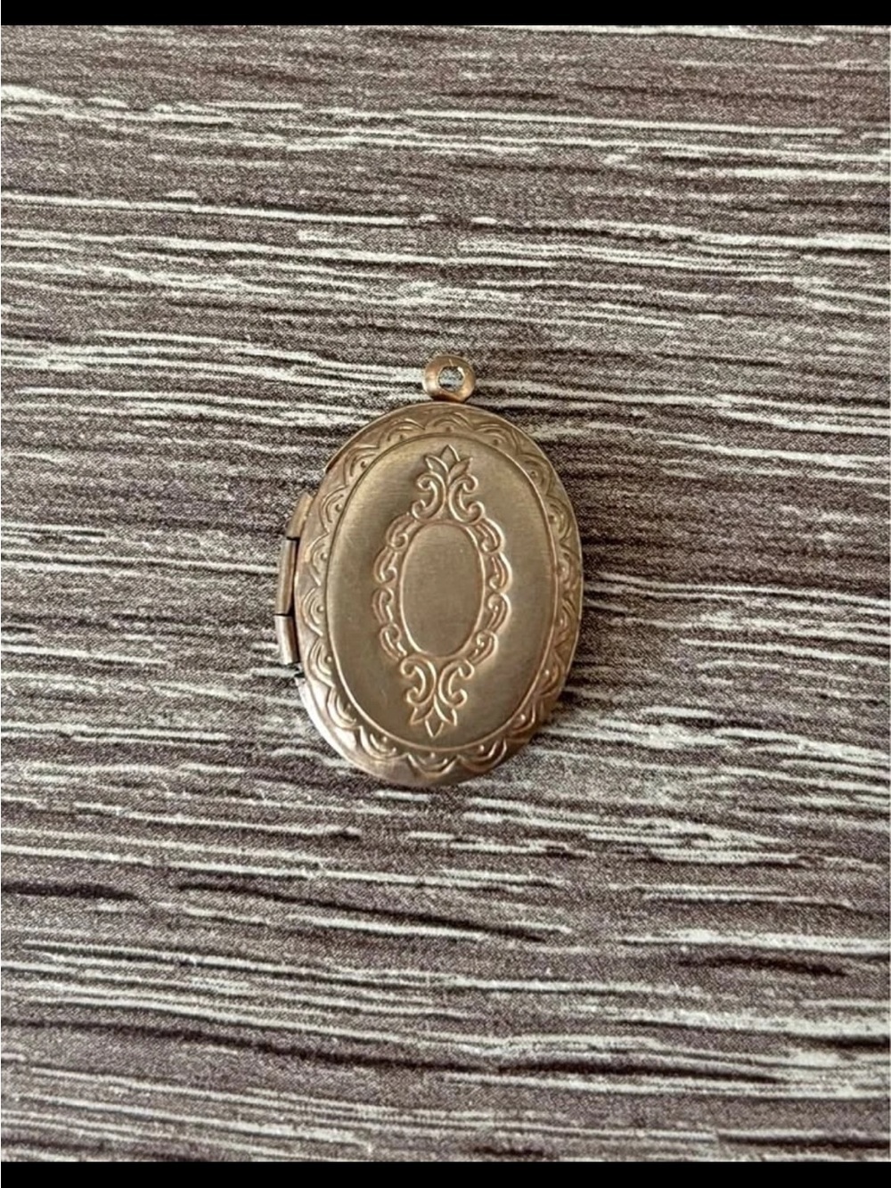 Vintage Ornate Oval Locket - Gold Tone Brass